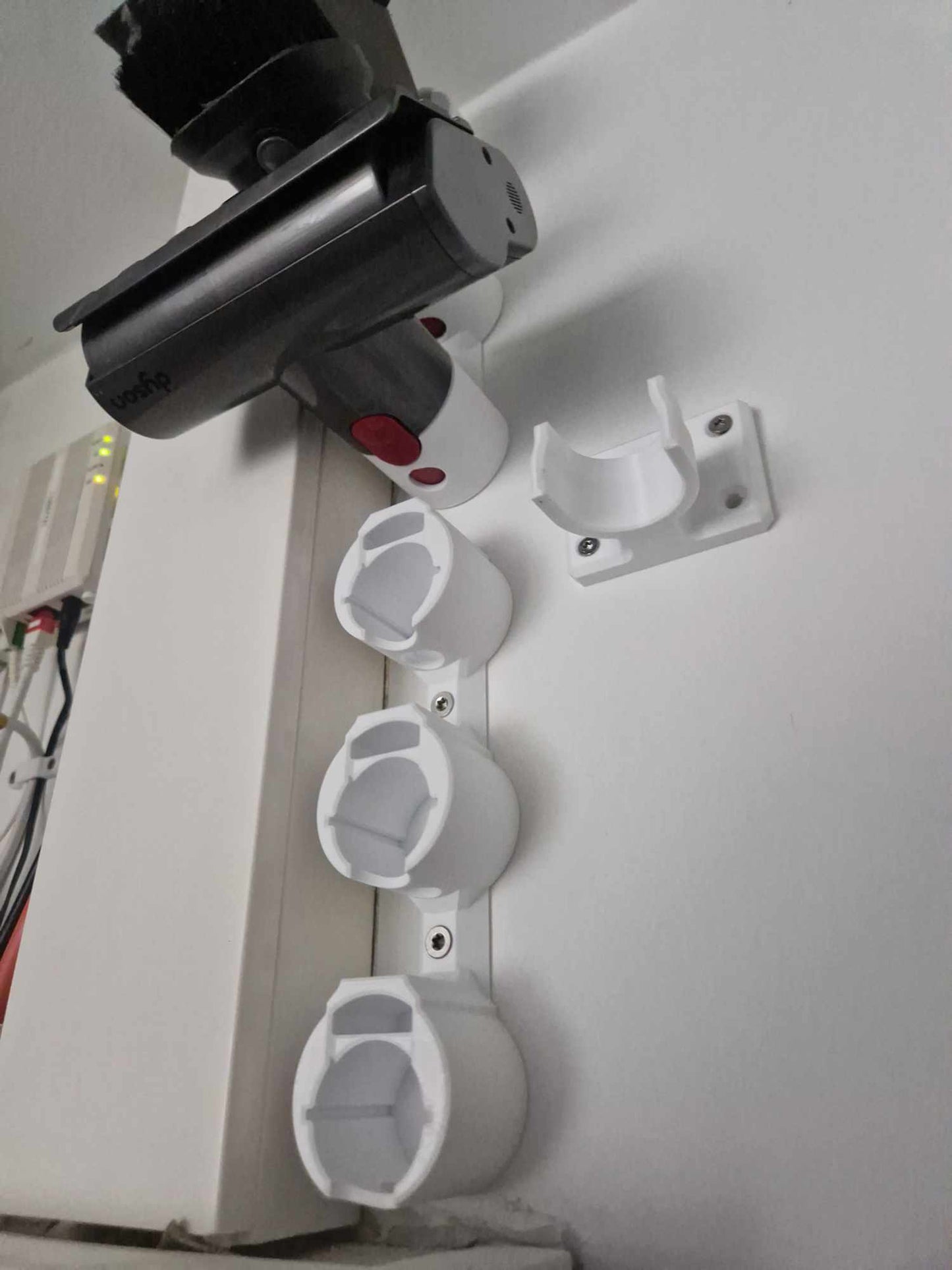 Holder for Dyson vacuum cleaner accessories