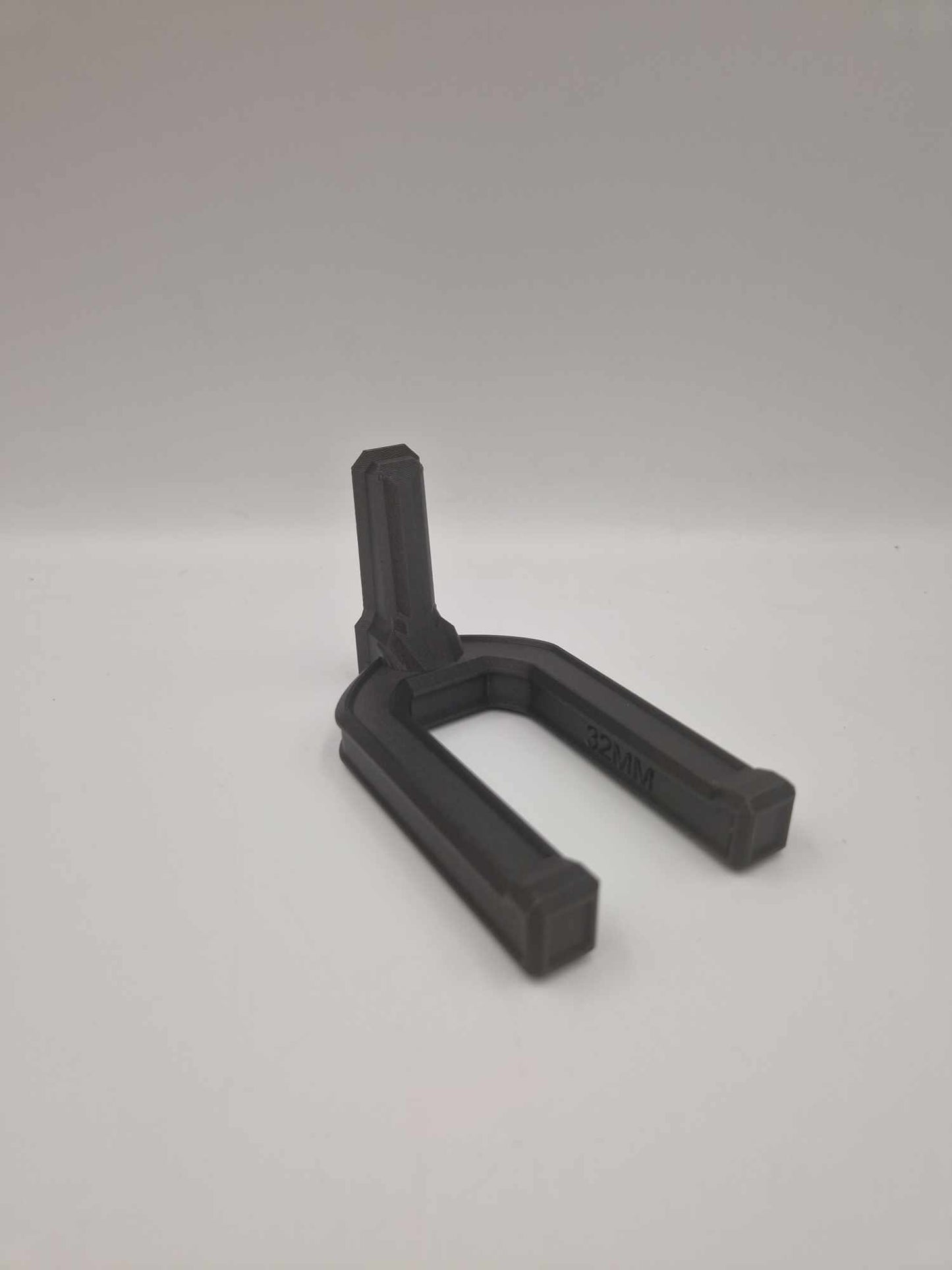 Maskin holder - 32 mm brede ved håndtaget (9 mm værktøjstavle)