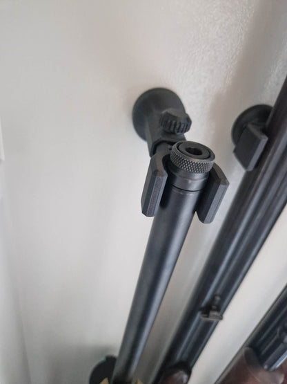 Justerbar holder til riffel