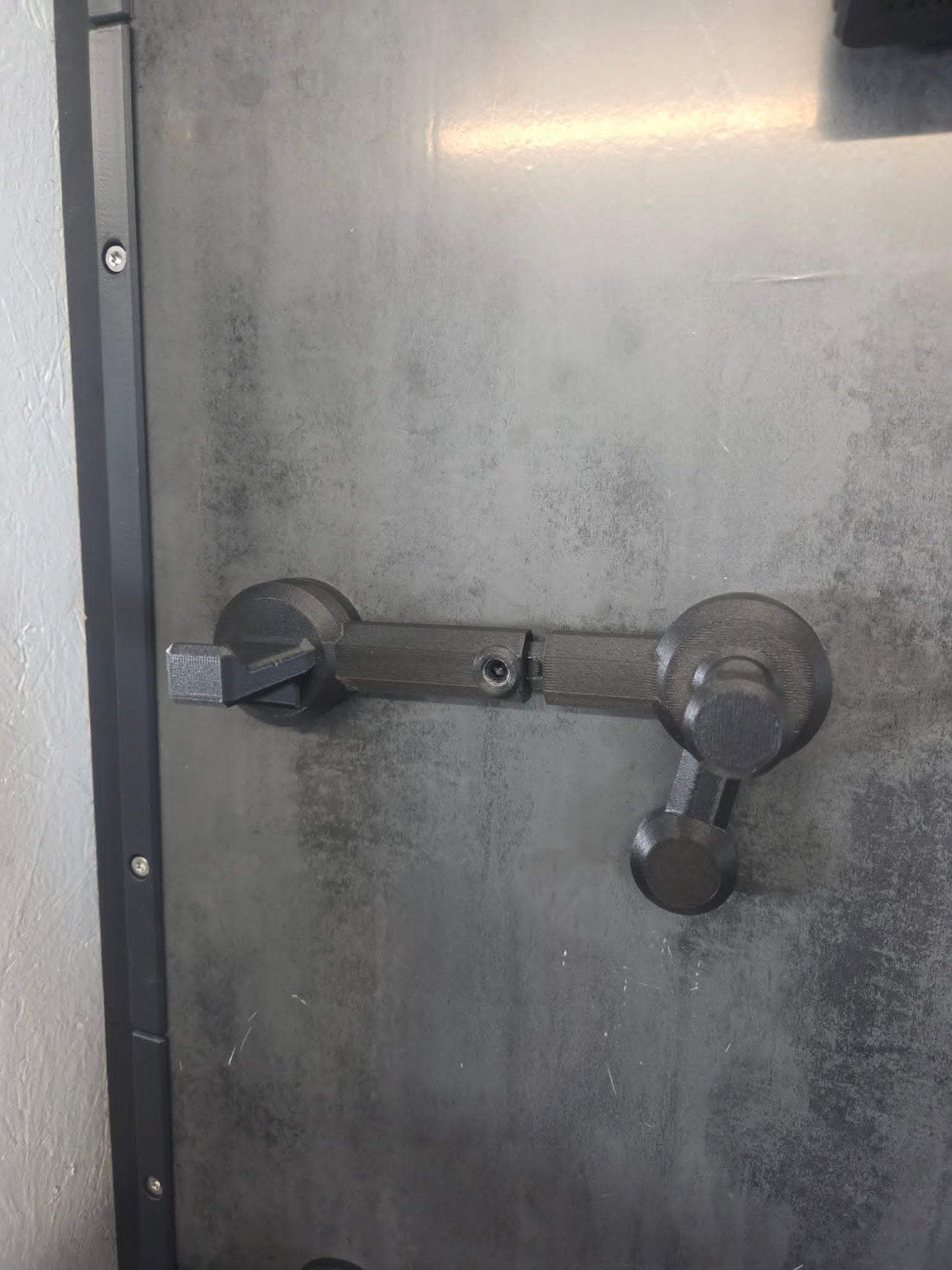 DEMO - Justerbar Pistolholder – Passer til flere modeller