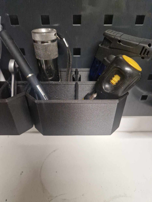 Hylde med 4 rum (9 mm værktøjstavle)